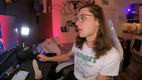 cutiepiescarlett online show from May 24, 2:49 am