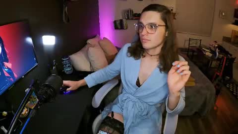 cutiepiescarlett online show from June 6, 5:56 am