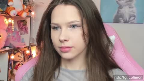 Snapshot of cutierori chatting on January 29, 5:19 am Rori Instagram cutierori online show from January 29, 5:19 am