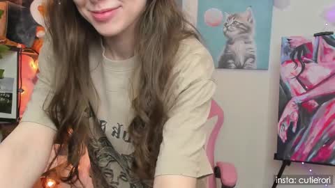 Snapshot of cutierori chatting on February 26, 8:37 am Rori Instagram cutierori online show from February 26, 8:37 am