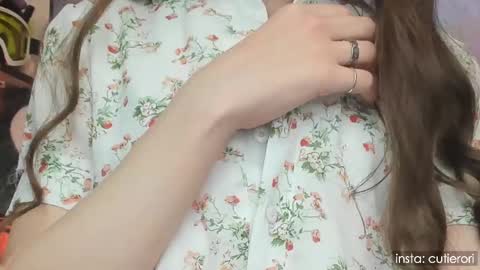 Snapshot of cutierori chatting on March 1, 4:22 pm Rori Instagram cutierori online show from March 1, 4:22 pm