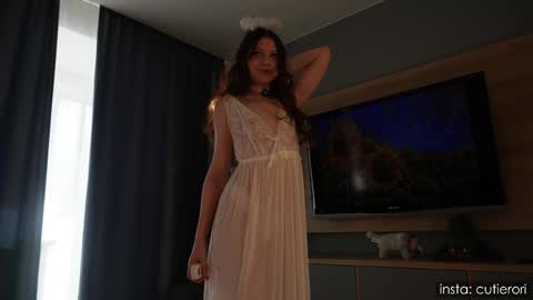 Snapshot of cutierori chatting on September 18, 4:14 am Rori Instagram cutierori online show from September 18, 4:14 am