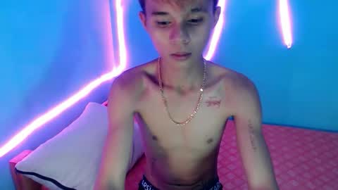 Snapshot of cutiewalter chatting on May 3, 1:28 pm cutiewalter online show from May 3, 1:28 pm