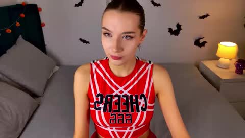 Vivienne online show from October 26, 1:39 pm