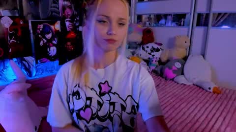 Nora online show from October 18, 8:31 pm