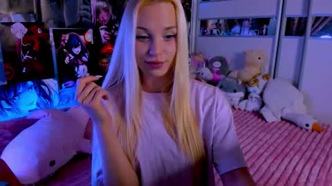 Snapshot of cuttie_ponyy chatting on November 6, 9:26 pm Nora online show from November 6, 9:26 pm