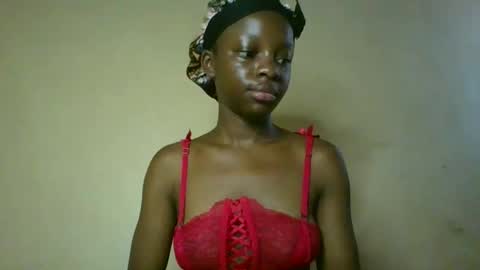 Snapshot of cutty_teshy chatting on February 4, 6:25 am cutty_teshy online show from February 4, 6:25 am