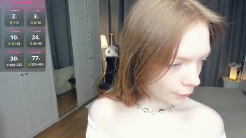 Snapshot of cuty_petite chatting on July 2, 5:46 am Anne online show from July 2, 5:46 am