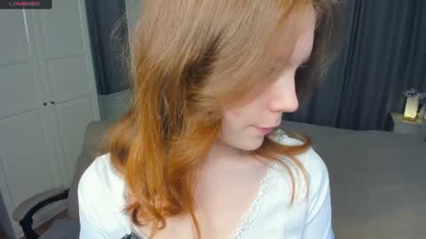 Snapshot of cuty_petite chatting on July 5, 5:36 am Anne online show from July 5, 5:36 am