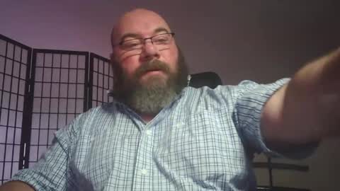 Snapshot of cwbyga chatting on June 4, 10:16 pm Bubba Bull online show from June 4, 10:16 pm
