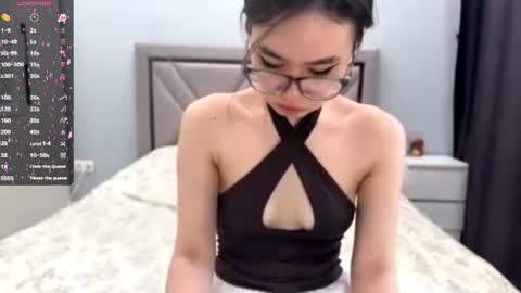 Akemi online show from June 21, 7:11 am