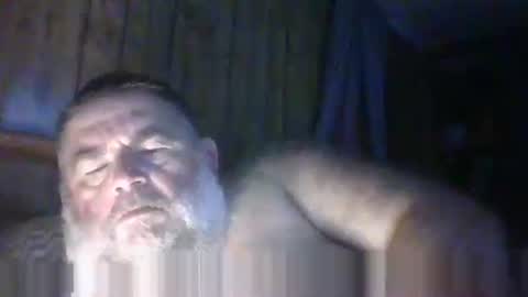 Snapshot of cwill27837 chatting on December 13, 4:00 am cwill27837 online show from December 13, 4:00 am