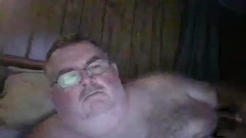 Snapshot of cwill27837 chatting on December 14, 3:18 am cwill27837 online show from December 14, 3:18 am