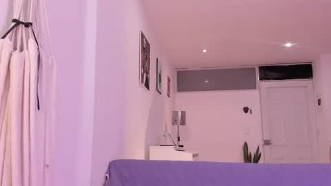 Snapshot of cyan_xo chatting on June 25, 12:54 am Cyan online show from June 25, 12:54 am
