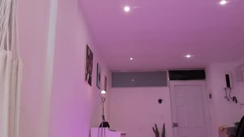 Snapshot of cyan_xo chatting on August 1, 11:03 pm Cyan online show from August 1, 11:03 pm