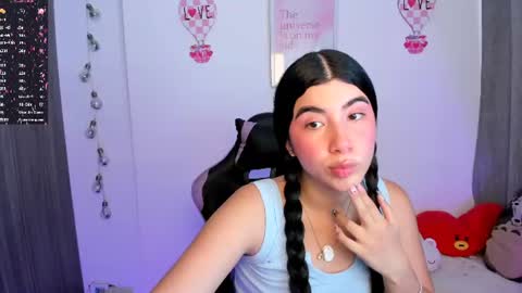 Snapshot of cyber_lizz chatting on June 11, 10:41 pm Liz online show from June 11, 10:41 pm