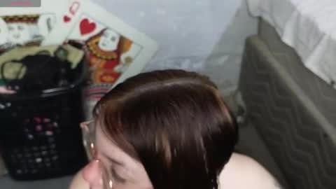 Snapshot of cyberdinner chatting on December 4, 9:35 pm Lu online show from December 4, 9:35 pm