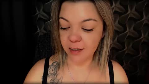 Snapshot of cyberdomme chatting on February 6, 12:33 am Full time mean bitch. online show from February 6, 12:33 am