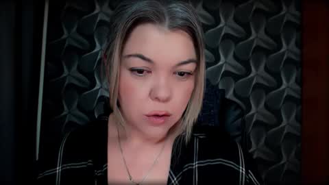 Snapshot of cyberdomme chatting on December 18, 12:06 am Full time mean bitch. online show from December 18, 12:06 am