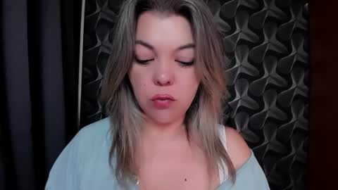Snapshot of cyberdomme chatting on June 17, 10:21 pm Full time mean bitch. online show from June 17, 10:21 pm