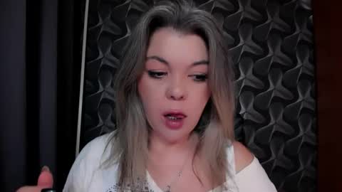 Snapshot of cyberdomme chatting on June 21, 12:24 am Full time mean bitch. online show from June 21, 12:24 am