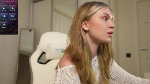 Snapshot of cyberheart_ chatting on January 23, 6:45 pm EMILY online show from January 23, 6:45 pm