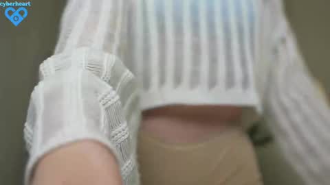 Snapshot of cyberheart_ chatting on February 9, 2:29 pm EMILY online show from February 9, 2:29 pm