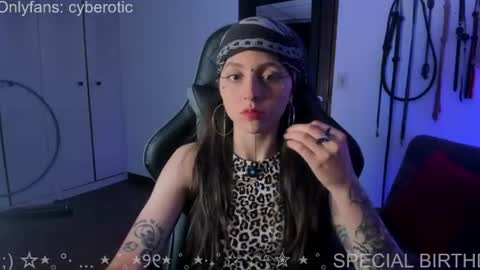 Snapshot of cyberotic_666 chatting on July 1, 1:29 am Sophia - Independent model online show from July 1, 1:29 am