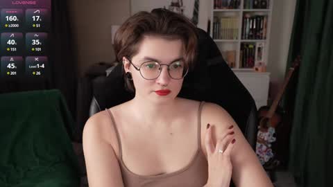 Helen Blossom online show from December 3, 8:50 pm