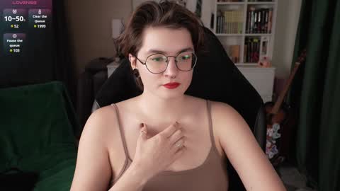 Helen Blossom online show from December 6, 7:23 pm