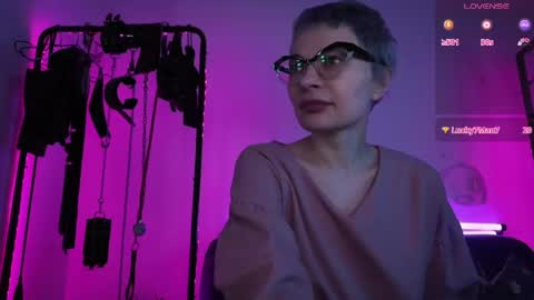 Snapshot of cyberxgoddess_ chatting on May 22, 6:42 am Lily Goddess online show from May 22, 6:42 am