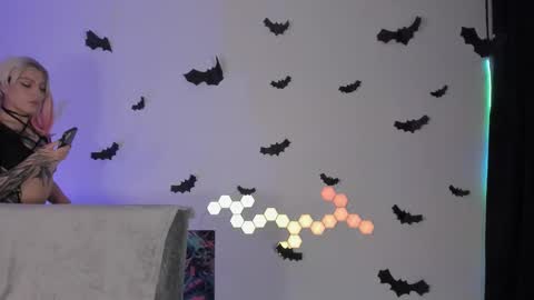  cyber zoe   online show from October 22, 5:02 pm