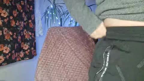 Snapshot of cyndee_winter chatting on January 14, 4:56 pm Cyndee Winter online show from January 14, 4:56 pm