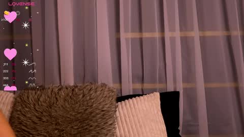 Snapshot of cynthiawest chatting on May 27, 3:25 am Ivy online show from May 27, 3:25 am