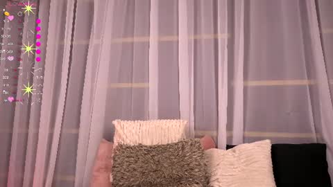 Snapshot of cynthiawest chatting on July 7, 7:23 am Ivy online show from July 7, 7:23 am
