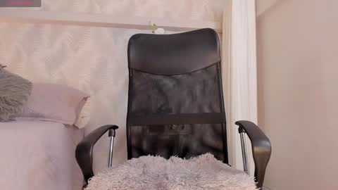 Snapshot of cyntia_adams chatting on December 27, 7:46 pm cyntia_adams online show from December 27, 7:46 pm