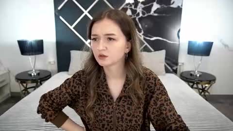 Snapshot of cyrenaluxe chatting on July 23, 12:14 pm Cyrena online show from July 23, 12:14 pm