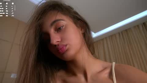 Isabella online show from April 25, 1:08 am