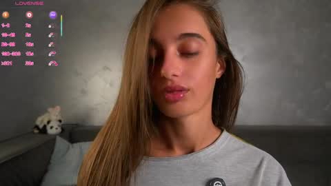 Snapshot of czamabech chatting on May 9, 1:33 am Isabella online show from May 9, 1:33 am