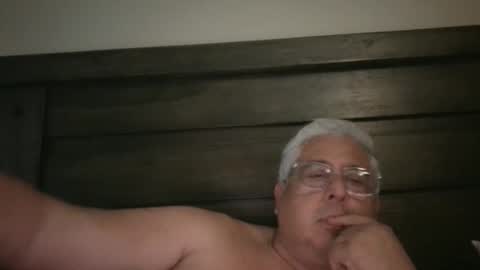 Snapshot of czar1974 chatting on December 18, 1:00 am czar1974 online show from December 18, 1:00 am