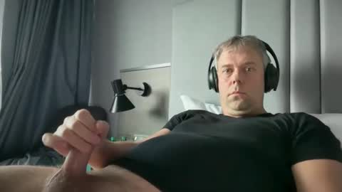 Snapshot of czen888 chatting on February 19, 11:39 am Czen online show from February 19, 11:39 am