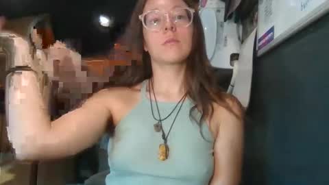 Snapshot of d3sert_moon chatting on November 22, 10:20 pm d3sert_moon online show from November 22, 10:20 pm