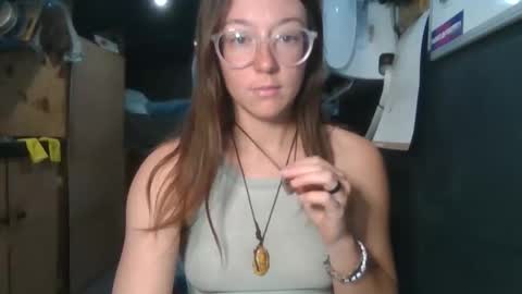 Snapshot of d3sert_moon chatting on December 15, 9:08 pm d3sert_moon online show from December 15, 9:08 pm