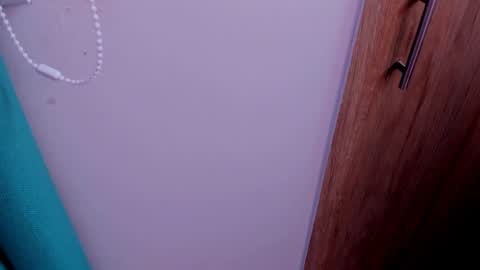 Snapshot of d___darling chatting on February 25, 11:30 am darling online show from February 25, 11:30 am