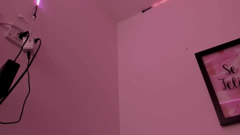 Snapshot of d___darling chatting on December 1, 7:24 am darling online show from December 1, 7:24 am