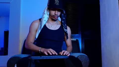 Snapshot of d_usma00 chatting on December 16, 4:28 am d_usma00 online show from December 16, 4:28 am