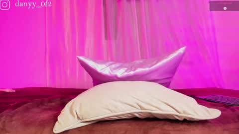 daani_hott online show from May 15, 3:46 am