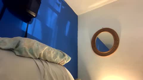 Snapshot of dabeibe chatting on November 26, 10:33 pm Jewbb online show from November 26, 10:33 pm