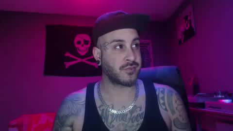 Snapshot of dabirdfree chatting on December 15, 4:15 pm Destroyer online show from December 15, 4:15 pm