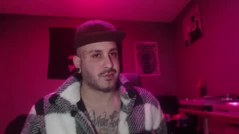 Snapshot of dabirdfree chatting on January 23, 11:47 pm Destroyer online show from January 23, 11:47 pm